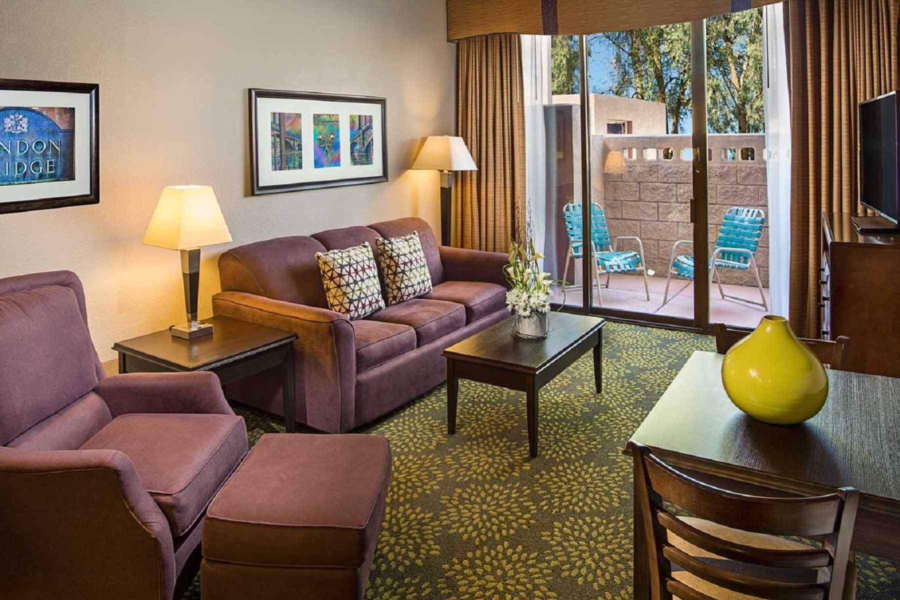 Spacious suite living room at London Bridge Resort